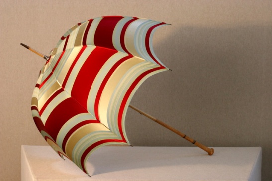 Red-stripe-silk-umbrella3